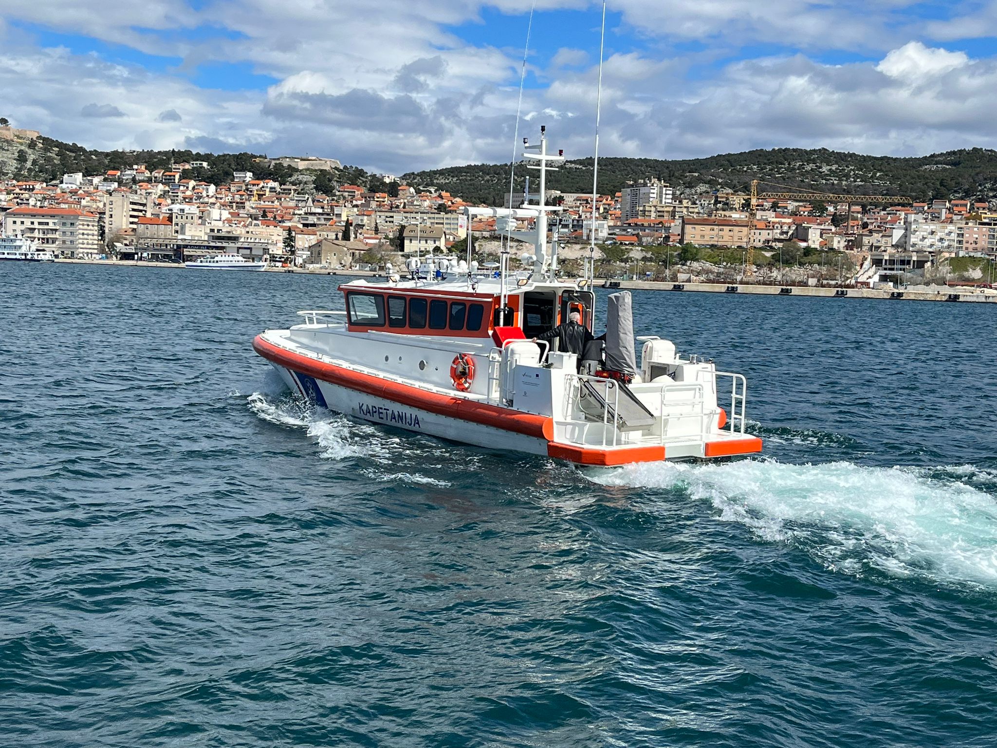 brodica hitne pomorske medicinske službe