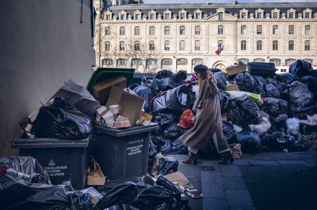 smeće u Parizu