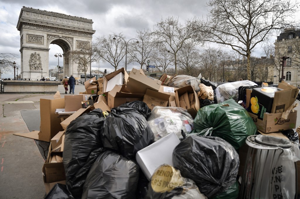 smeće u Parizu