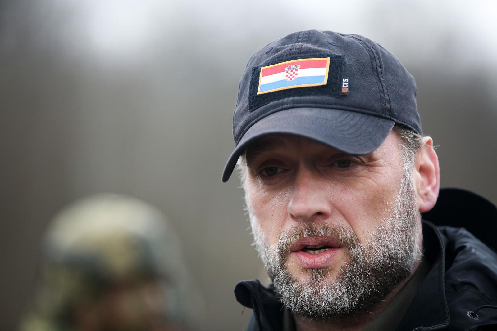 Prezentacija upotrebe napredno taktičkog radio uređaja "Takrad" u vojarni u Petrinji