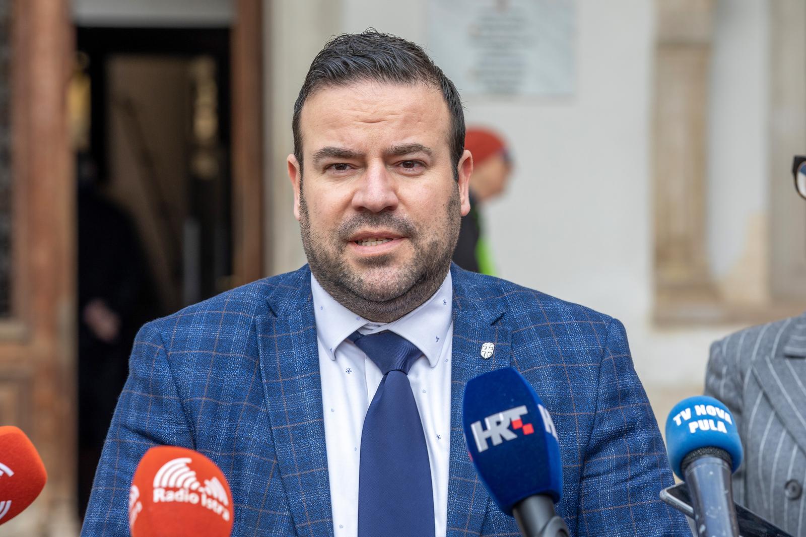 Pula: Izjave za medije nakon sastanka na temu županijskog centra Kaštijun