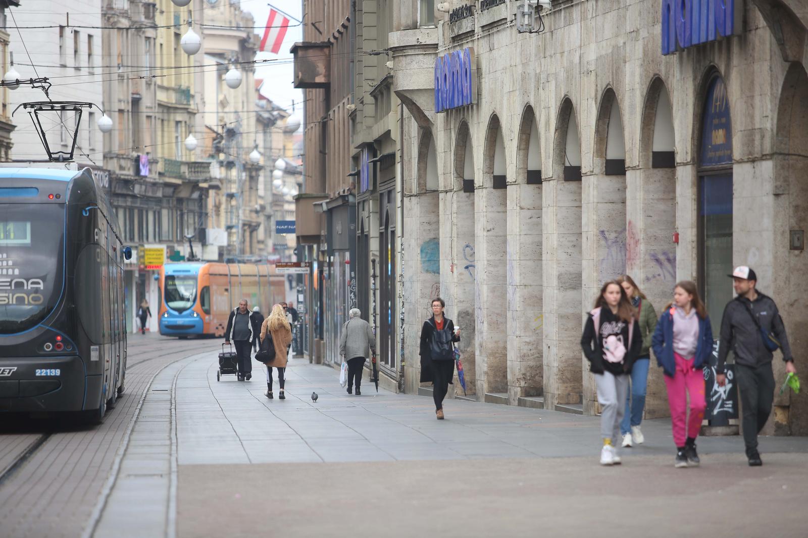 Zagreb: Nedjeljno jutro u gradu