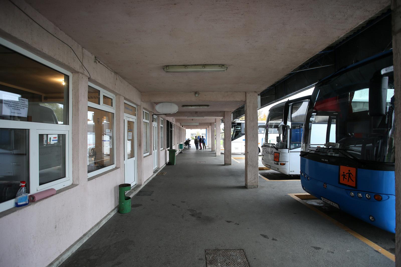 Autobusni kolodvor, Pregrada, Presečki, autobus, prijevoz, učenici