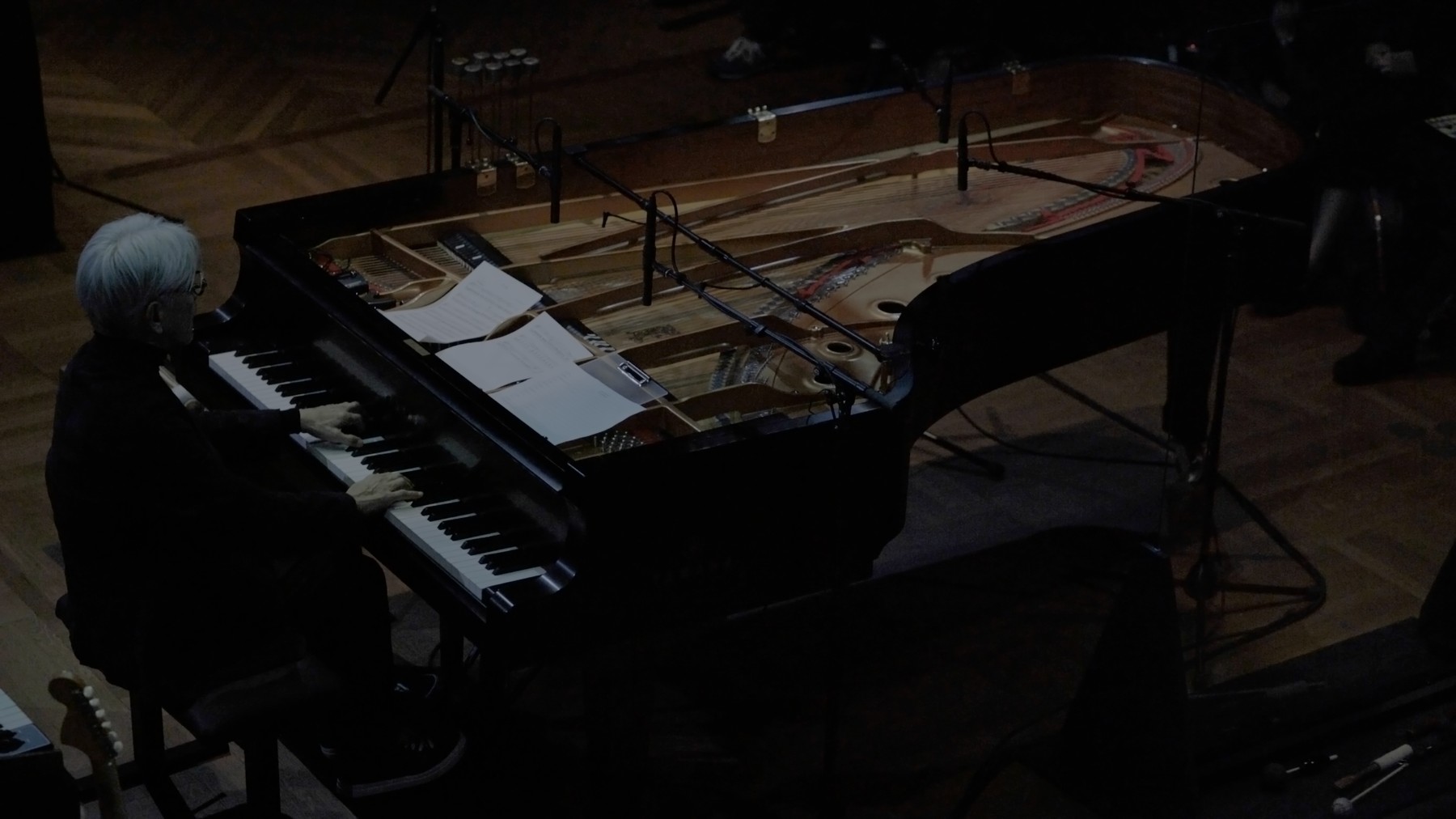 RYUICHI SAKAMOTO: async AT THE PARK AVENUE ARMORY (2018) - filmstill