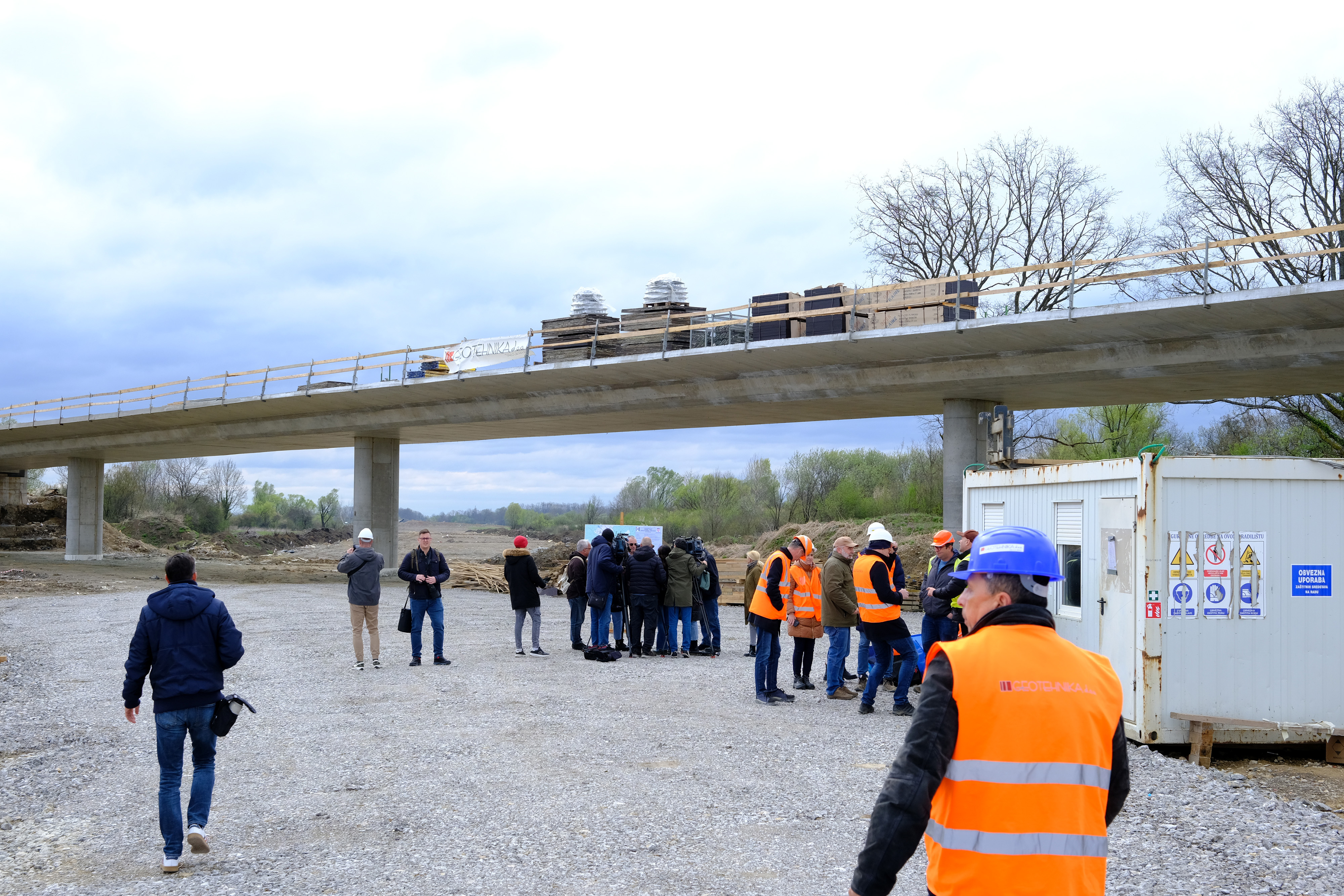 Selsko polje: Ministri Butković, Bačić i Medved obišli radove na autocesti Zagreb - Sisak