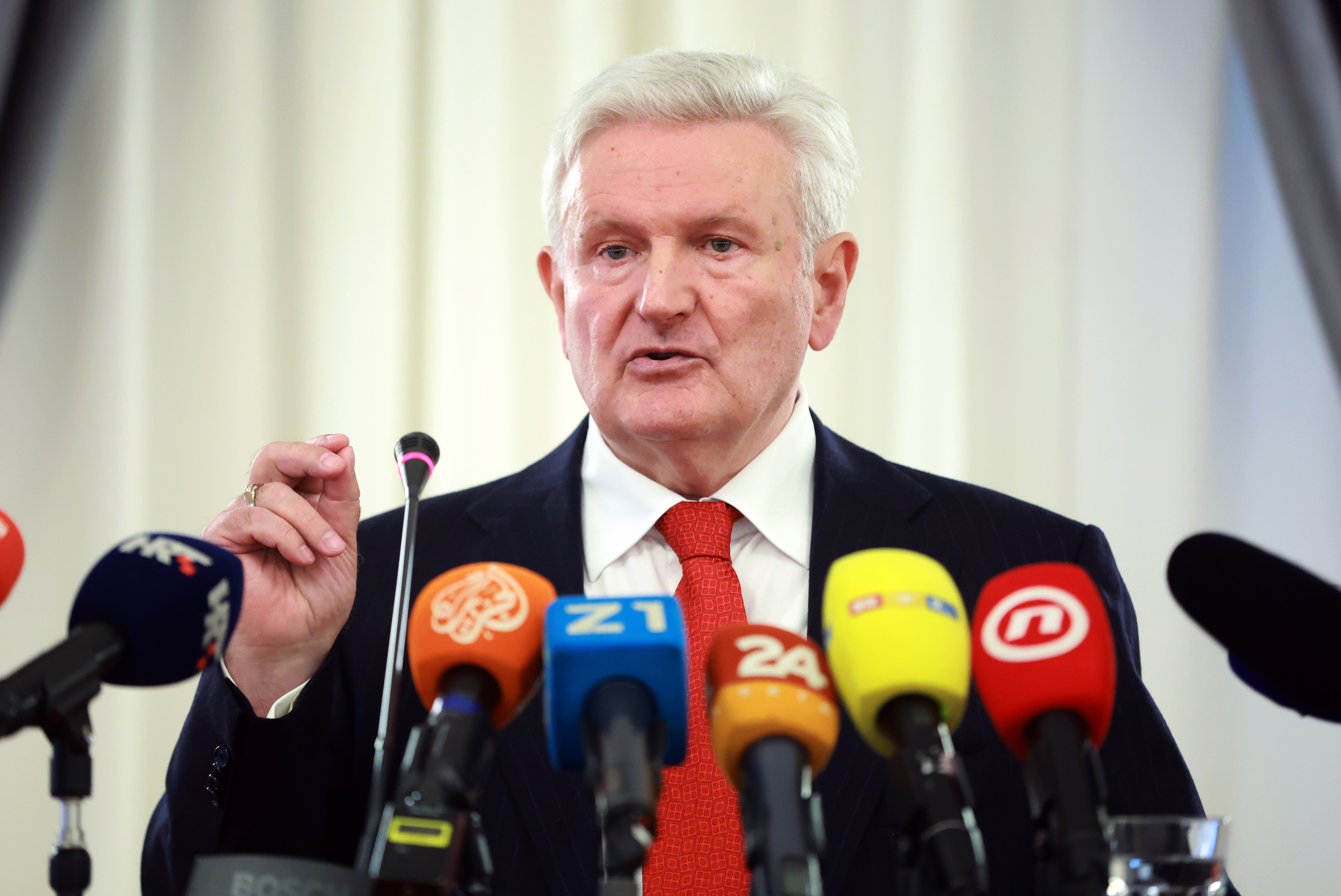 Zagreb: Bivši vlasnik Agrokora Ivica Todorić održao je  konferenciju za medije u Novinarskom domu