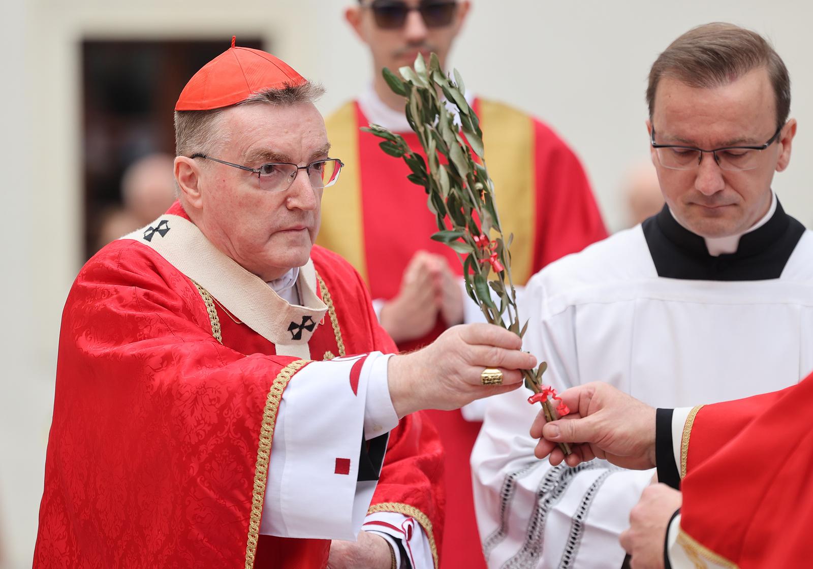 Zagreb: Kardinal Josip Bozanić predvodio je misno slavlje na blagdan Cvjetnice