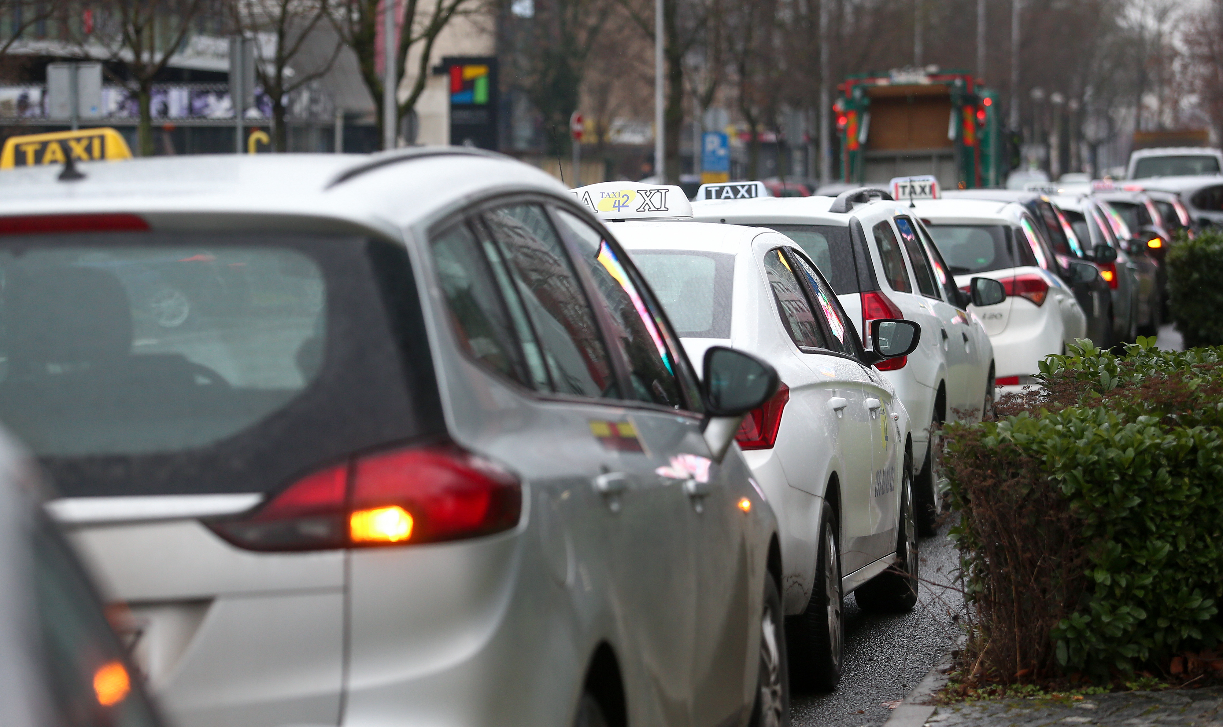 Zagreb: Novoosnovani Nezavisni sindikat vozača taksija održao prosvjed upozorenja
