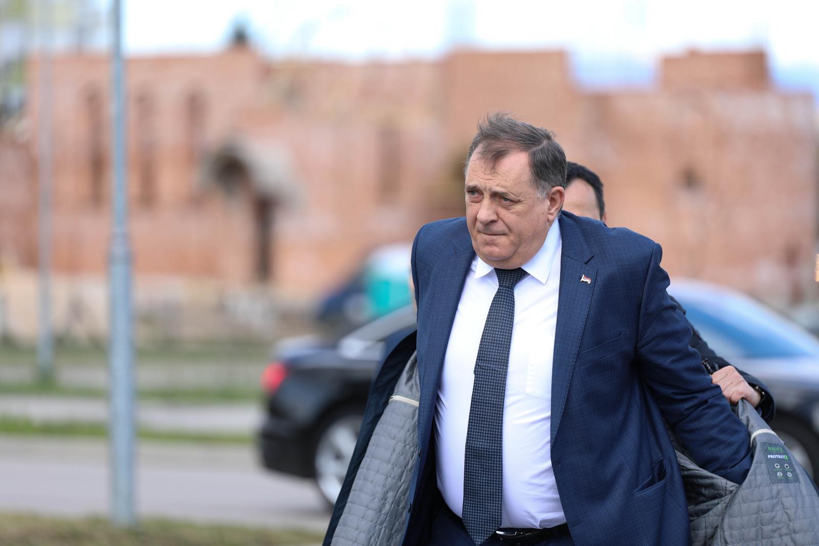 Banja Luka: Dodik i Stanivuković svečano podijelili ključeve stanovnicima Ade