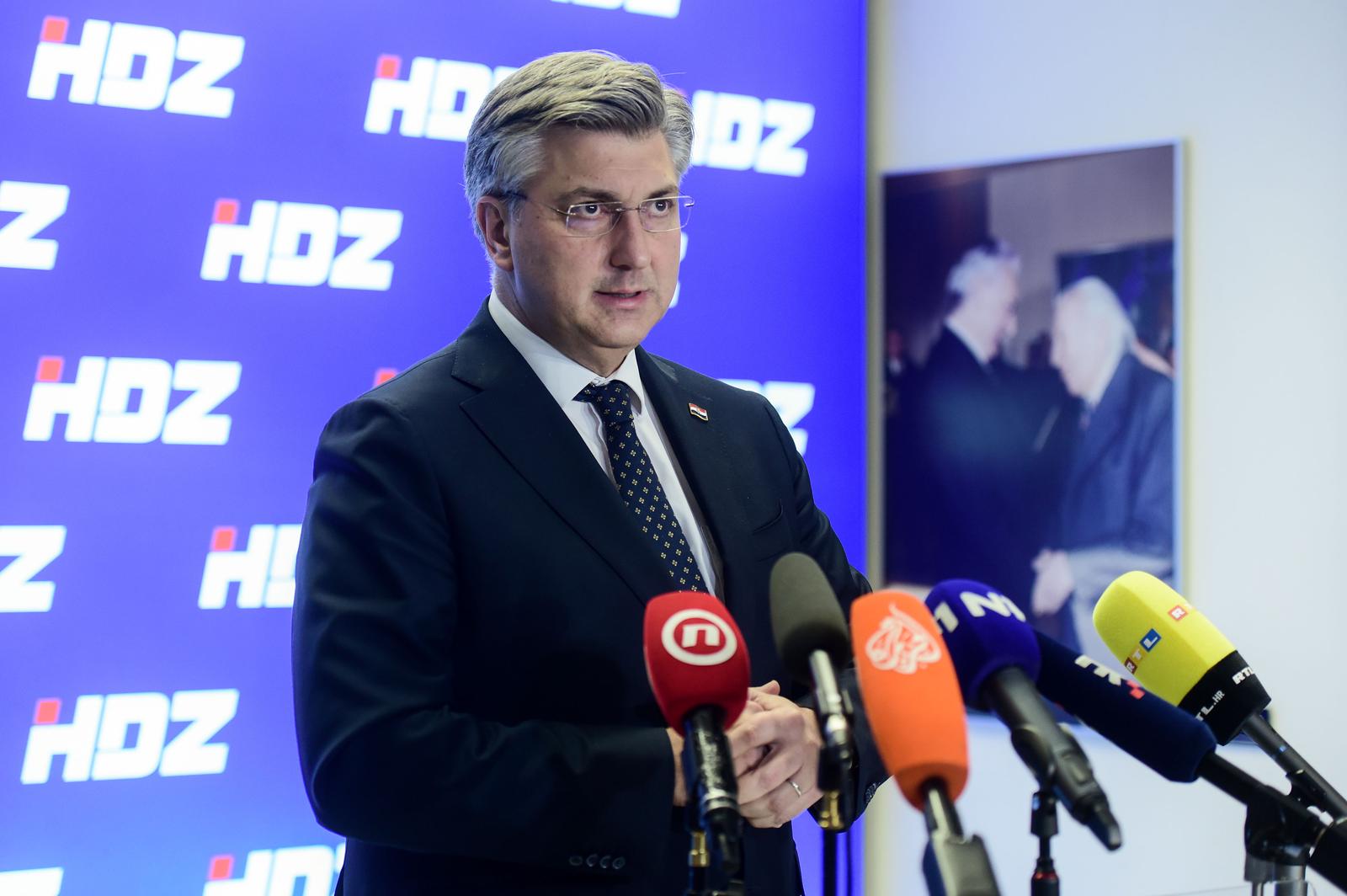 Zagreb: Andrej  Plenković dao je izjavu za medije nakon sjednice šireg Predsjedništva HDZ-a