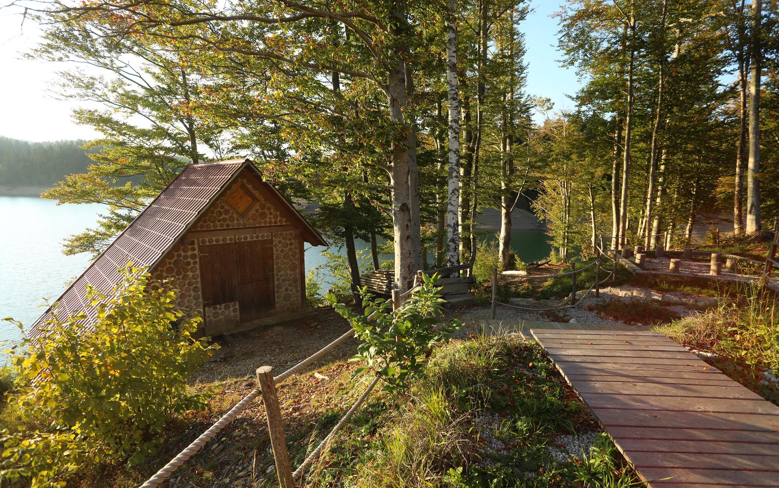 Suton na Lokvarskom jezeru