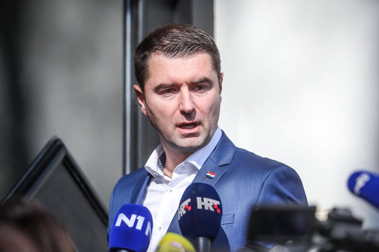 Zagreb: Članovi HDZ-a dolaze na sjednicu Predsjedništva stranke