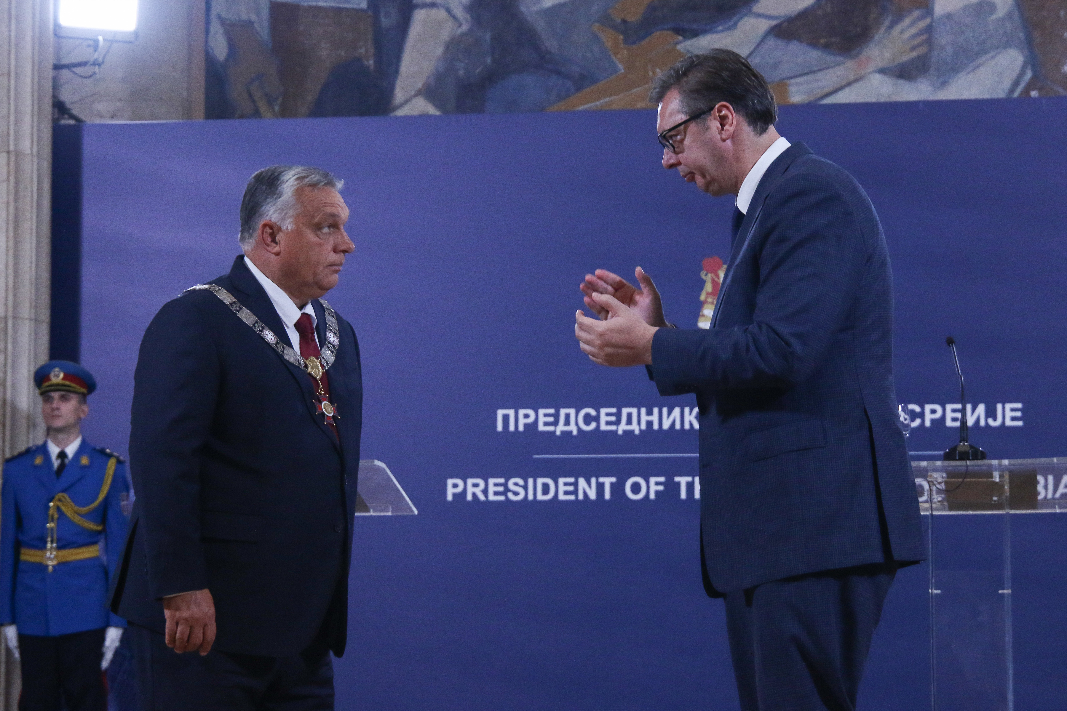 Aleksandar Vučić uručio je premijeru Mađarske Viktoru Orbanu Orden Republike Srbije na velikoj ogrlici