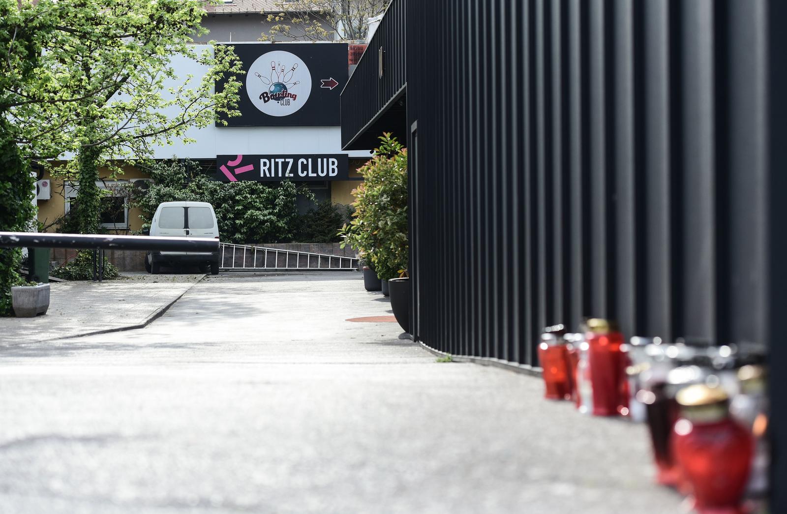 Zagreb: Lampioni ispred kluba Ritz u kojem je ubijen Tomislav Sabljo