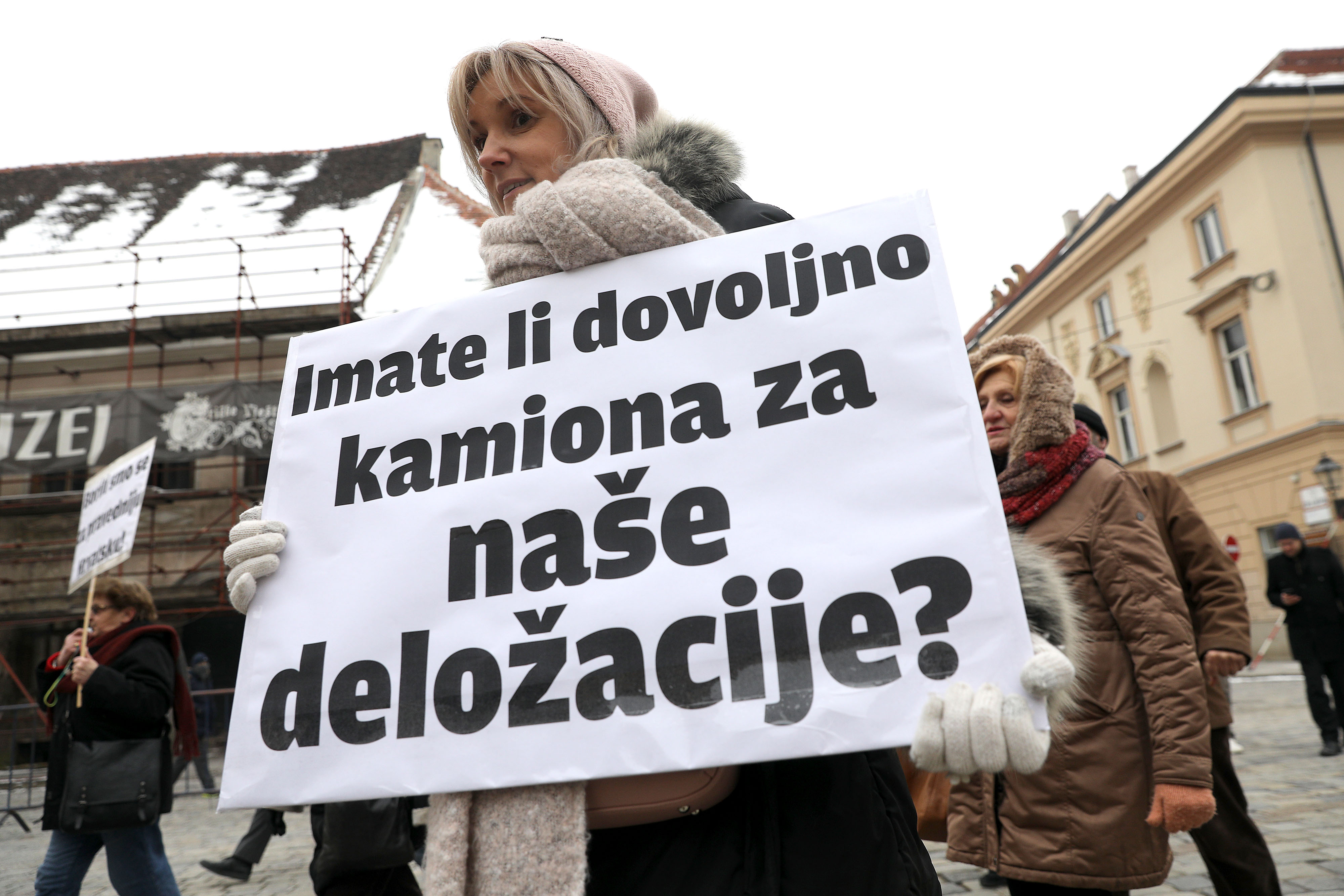 Zati?eni najmoprimci prosvjedovali ispred Sabora zbog izmjena zakona o najmu stanova