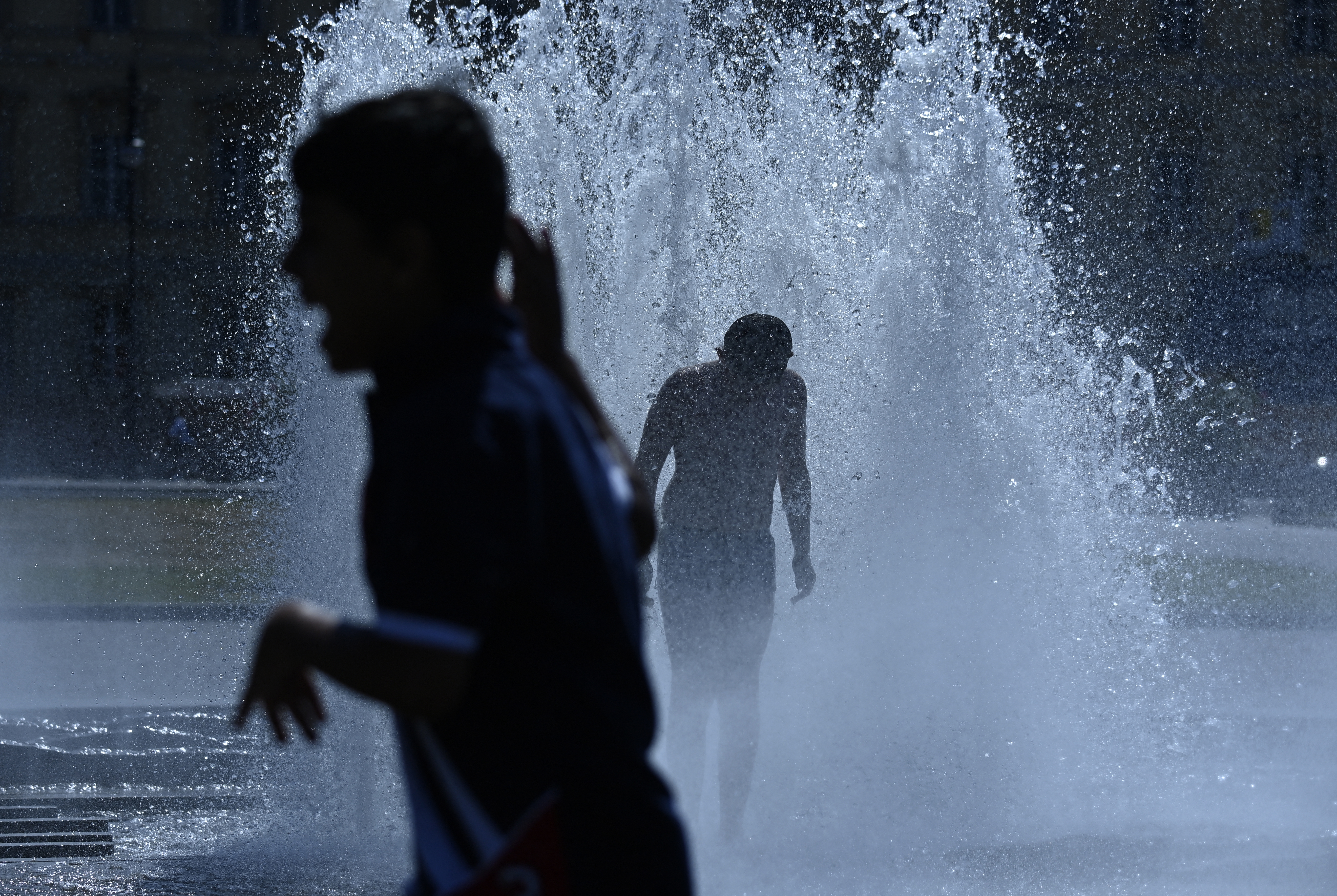 voda, fontana, ljeto, vrućina, toplinski valovi, toplinski udar