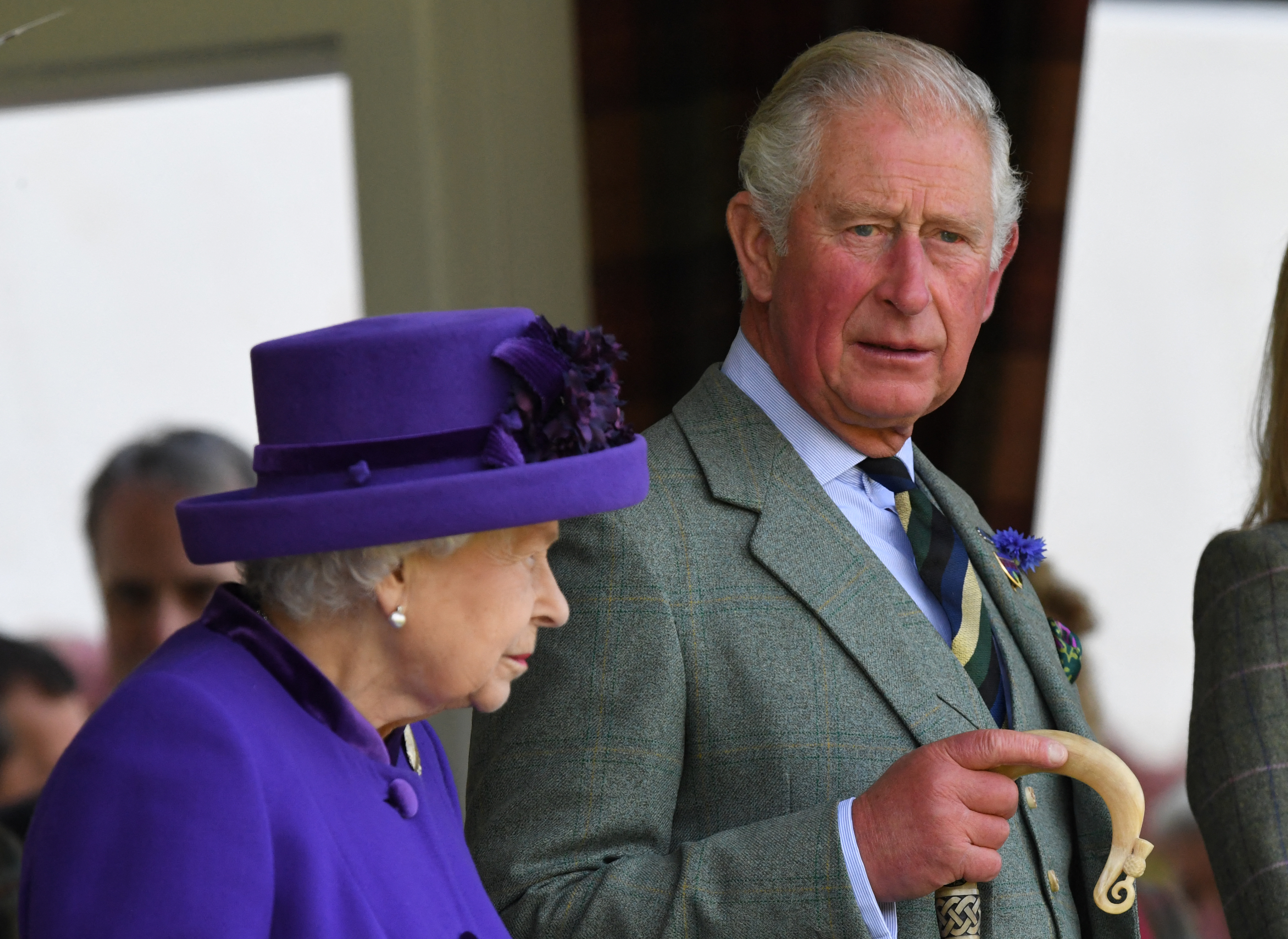 kralj charles, kraljica elizabeta