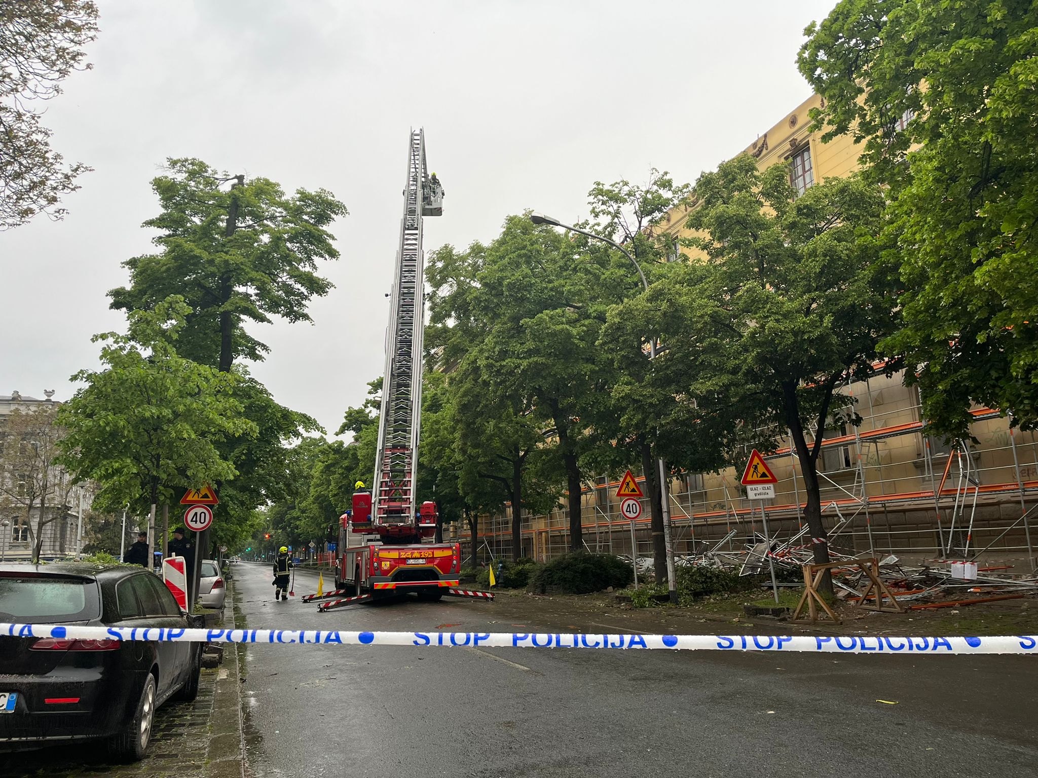 skela, zgrada, urušavanje zgrade, zagreb, muzej za umjetnost i obrt