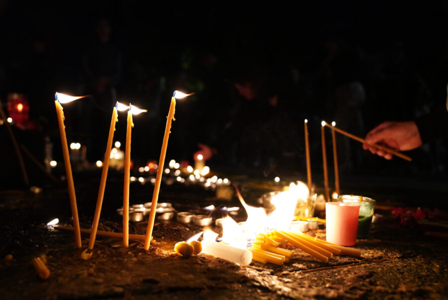 PALJENJE svijeća, srbija, počast žrtvama, masakr