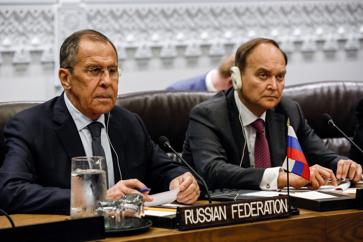 Foreign Ministers of Russia and China meet for talks