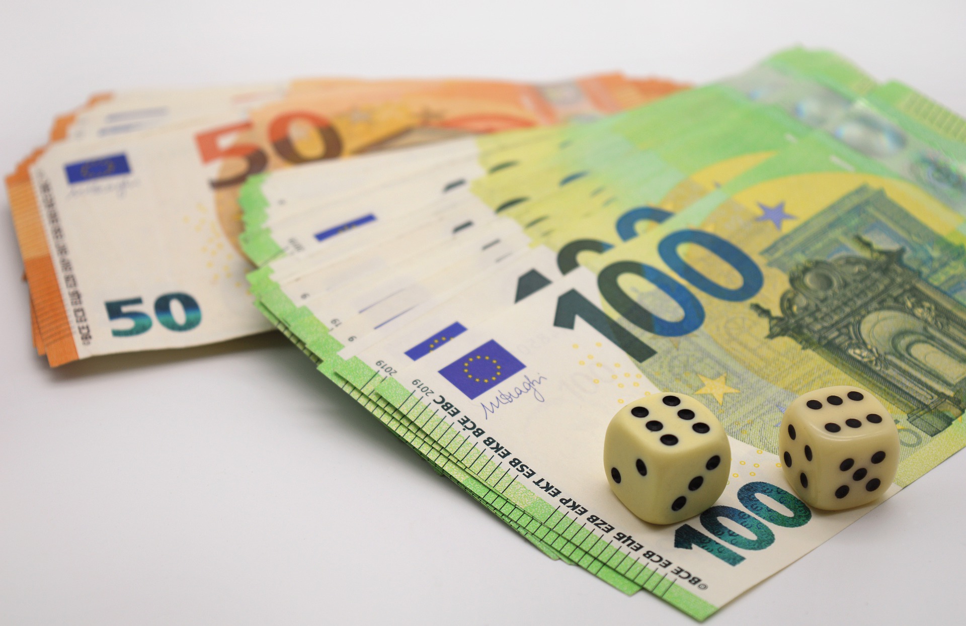 novac, euri, kockanje, kladionice