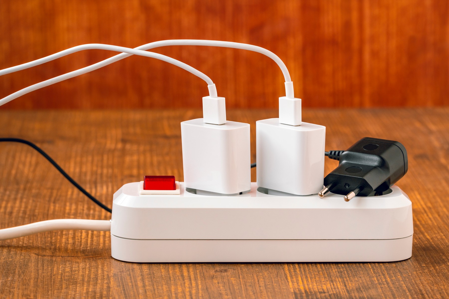 Many wires and sockets