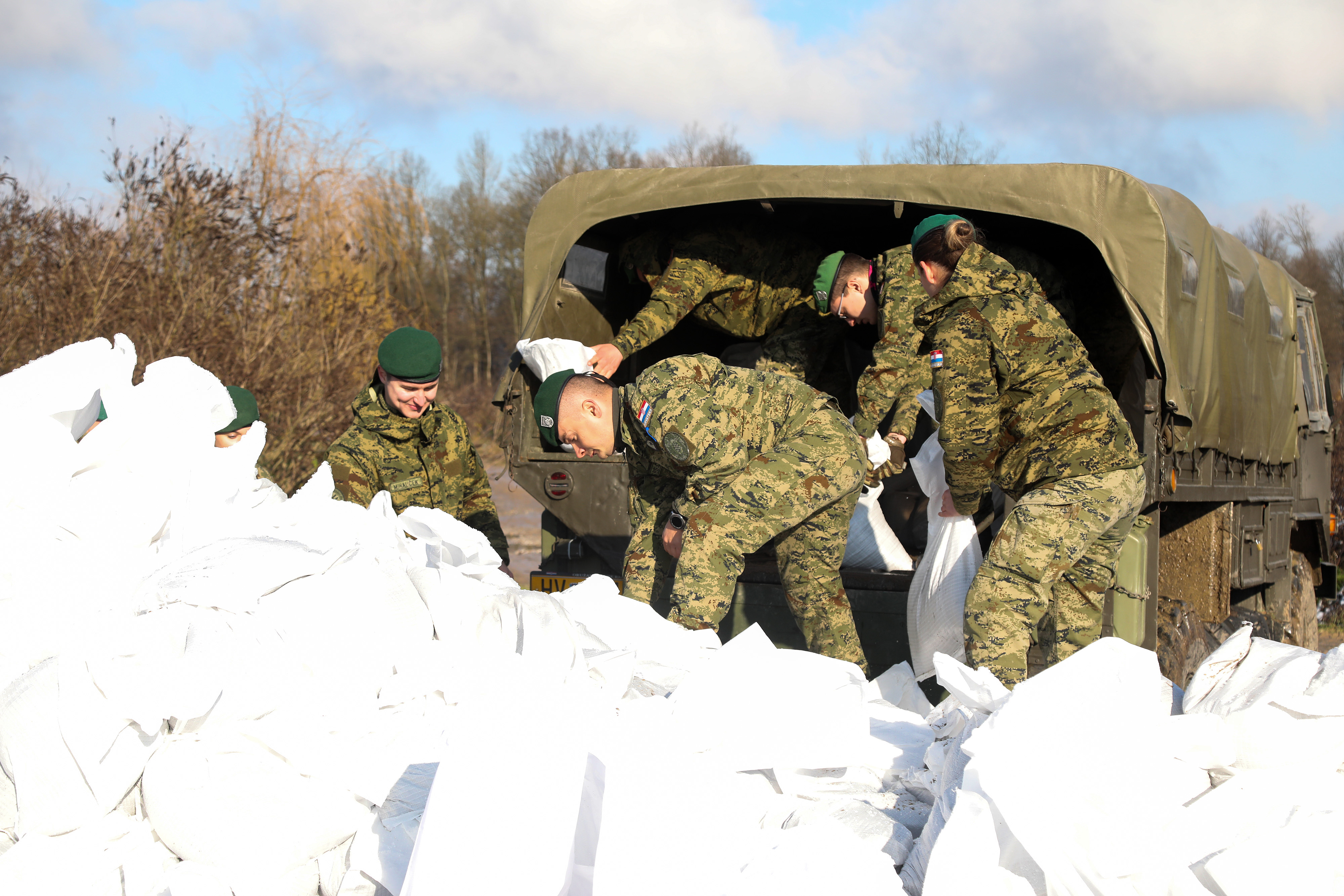 Protupoplavni vod Oružanih snaga RH i danas sudjeluje u obrani od poplava na području Nove Drenčine