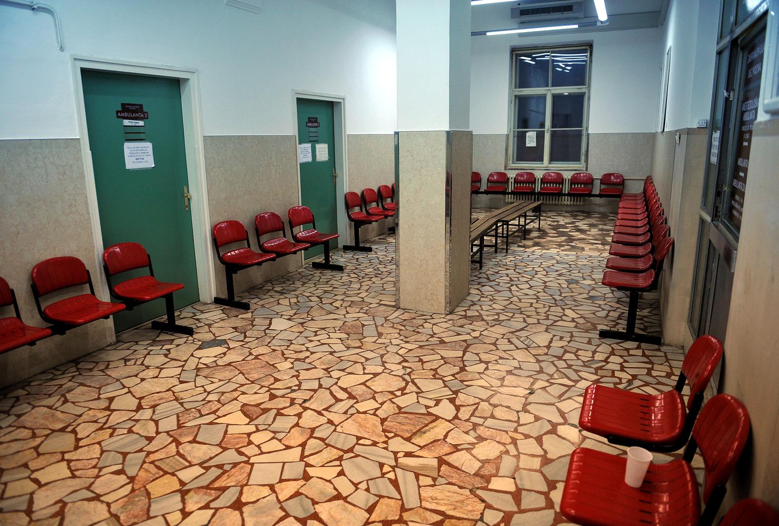 Zagreb: Deurna ekipa u Klinici za traumatologiju veselo do?ekala 2009.