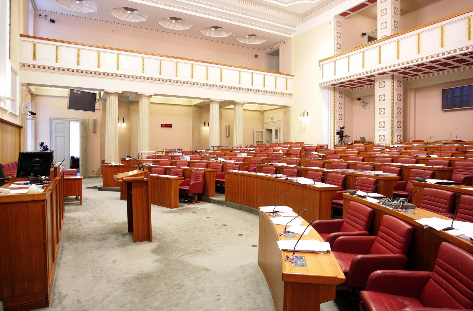 ARHIVA - Zagreb: Zastupnici 6. saziva Hrvatskog sabora