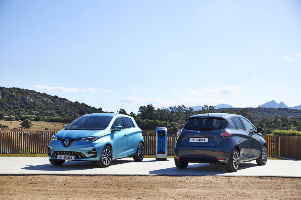 1685008813-2019_-_New_Renault_ZOE_tests_drive_in_Sardinia-1024x683.jpeg