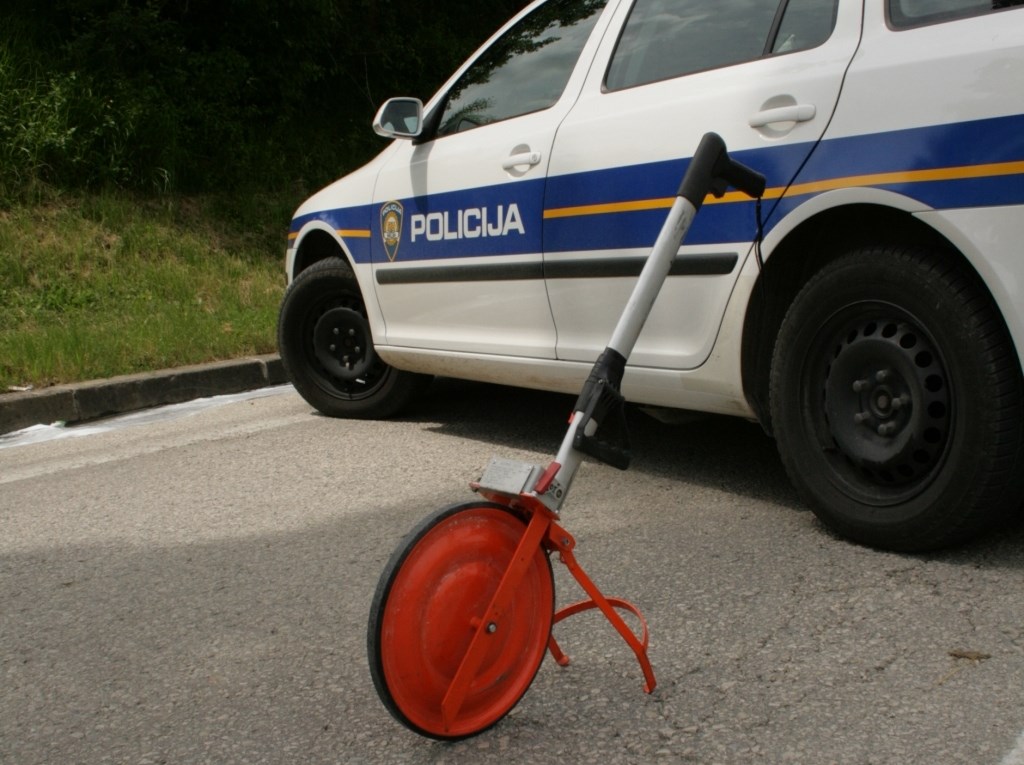 policija, policijski auto