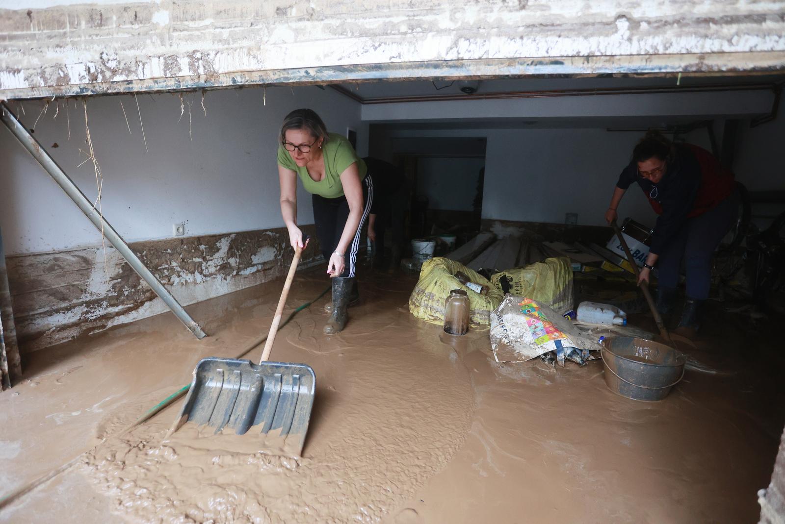 Beli Manastir: Nakon obilnih kiša nekoliko ulica poplavljeno