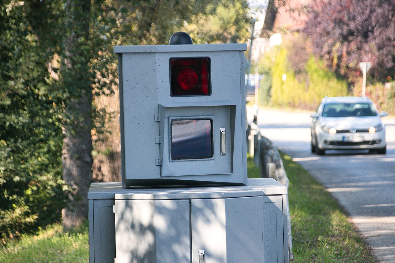 speed-camera-gae5122201_1280
