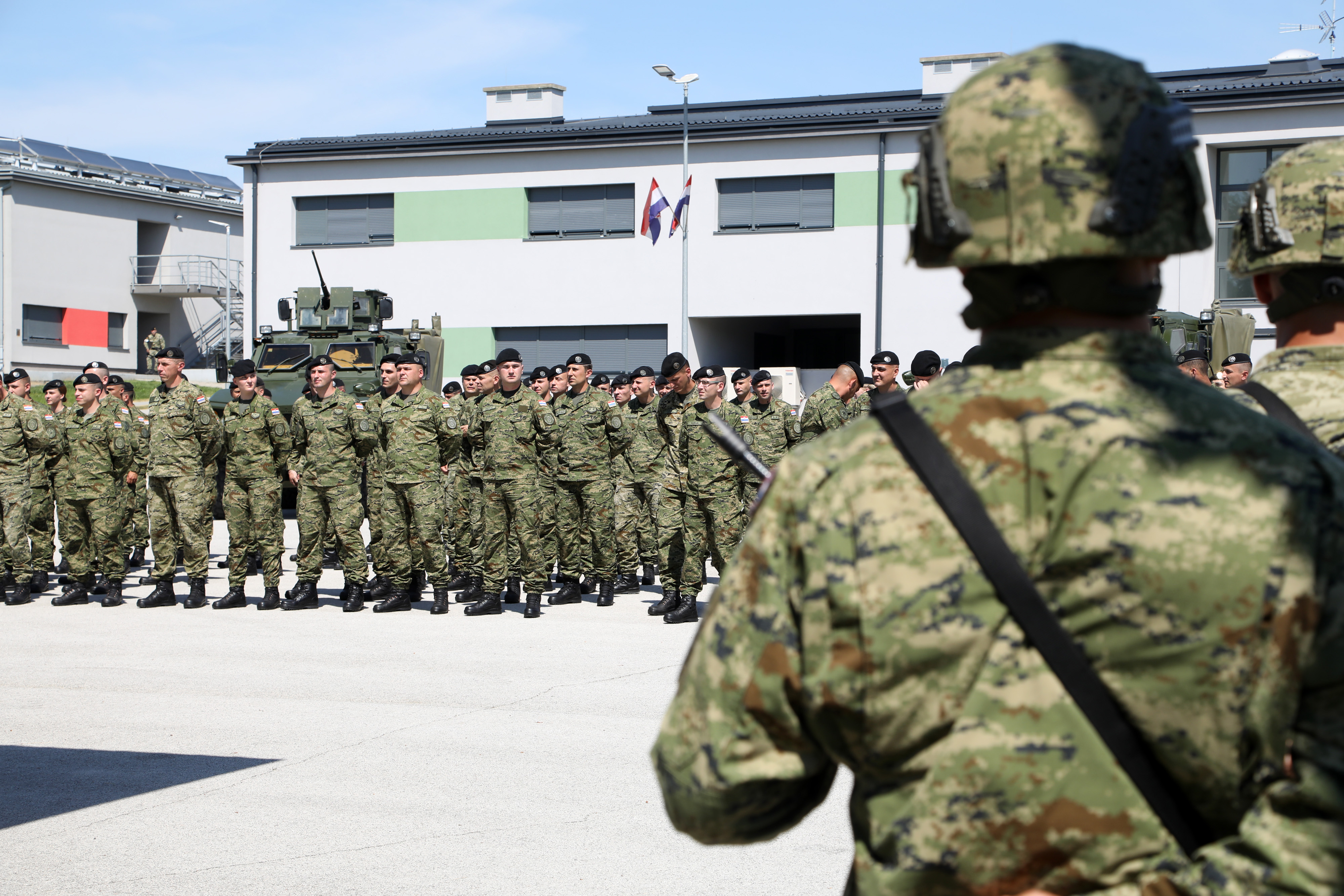 Petrinja: Zoran Milanović na svečanom ispraćaju 37. kontigenta u NATO operaciju na Kosovo