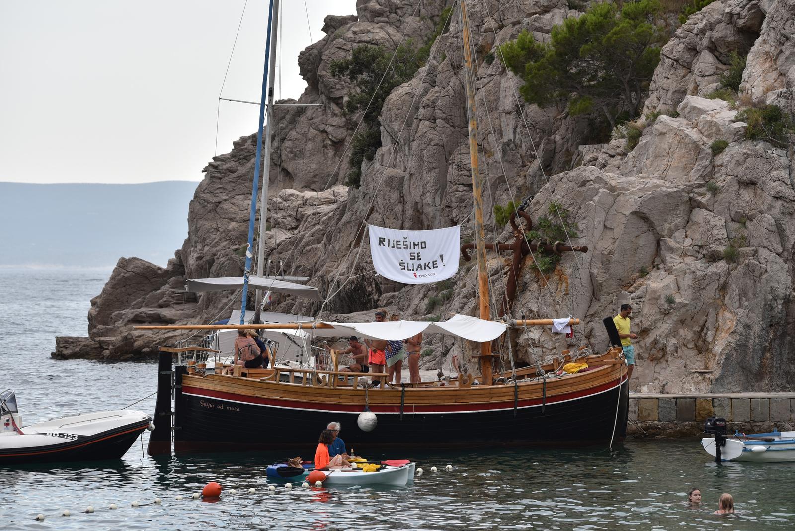 U uvali Vruja počeo je Festival bespravne gradnje i devastacije prirode
