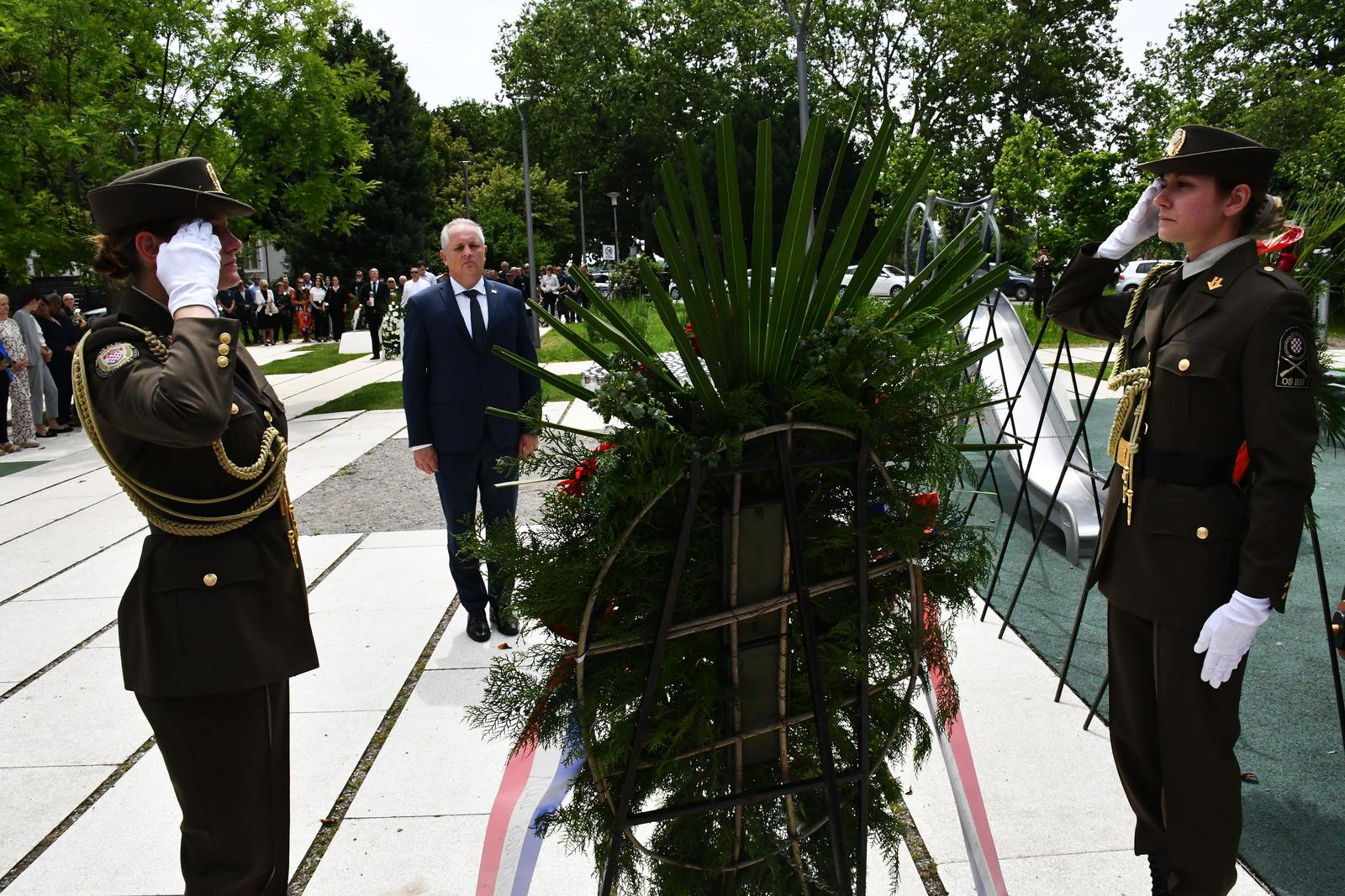 Slavonski Brod: 21. Susret sje​ćanja na poginulu djecu u Domovinskom ratu "Mali kri​ž​ - velika ​ž​rtva"​