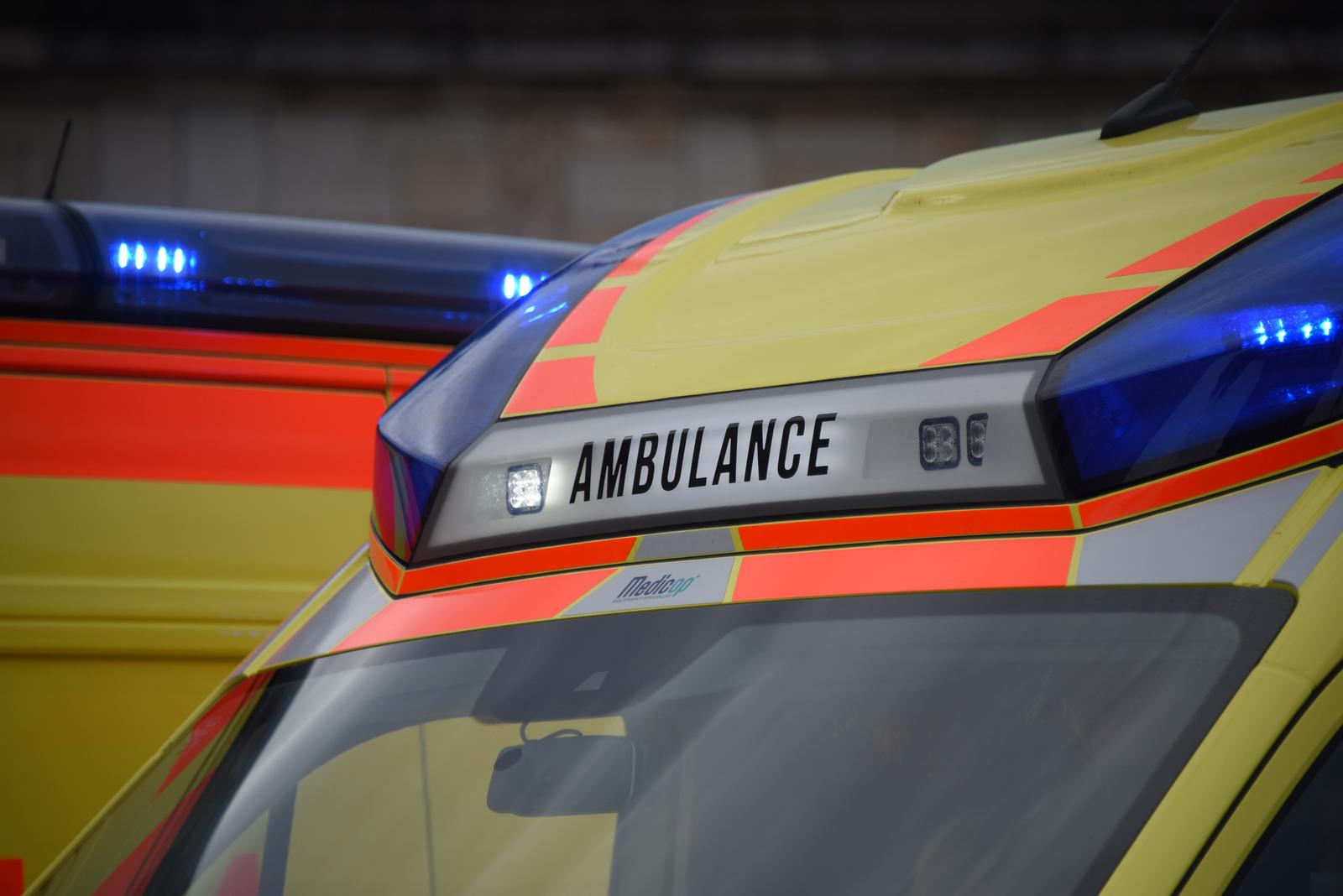 Pula: Djelatnici Hitne pomoći sirenama prosvjedovali jer su jedina hitna služba u Hrvatskoj čiji zaposlenici nemaju beneficirani radni staž