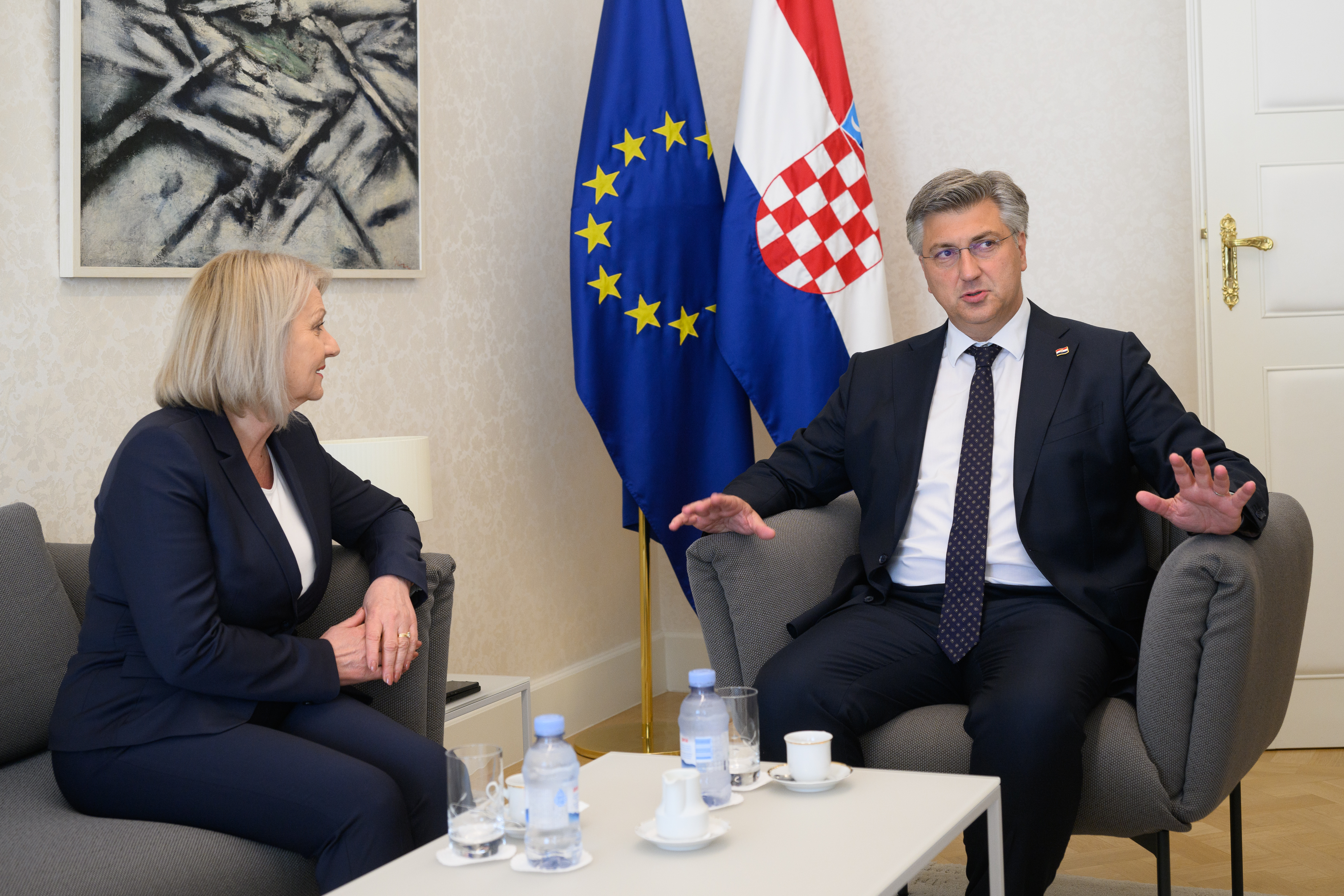 Zagreb: Andrej Plenković primio je u Banskim dvorima Borjanu Krišto, predsjedateljicu Vijeća ministara