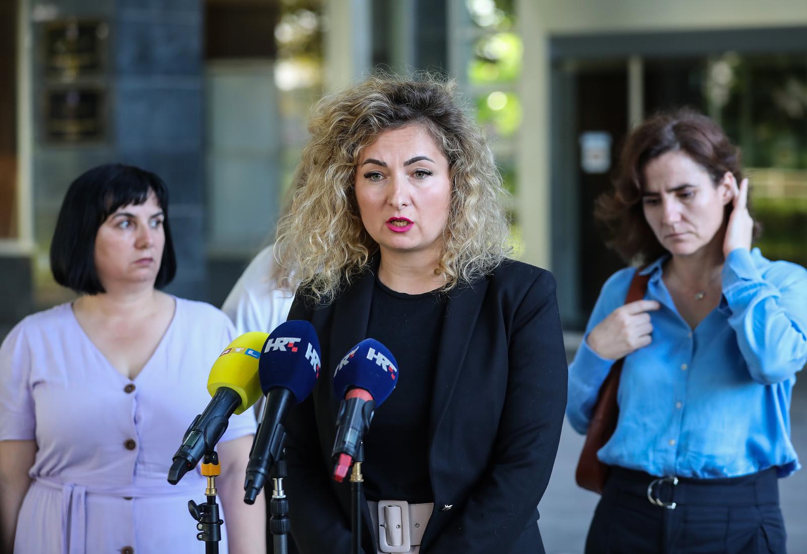 Zagreb: Iva Šušković dala je izjavu nakon sastanka u postupku mirenja u radnom sporu između Sindikata državnih i lokalnih službenika i Vlade