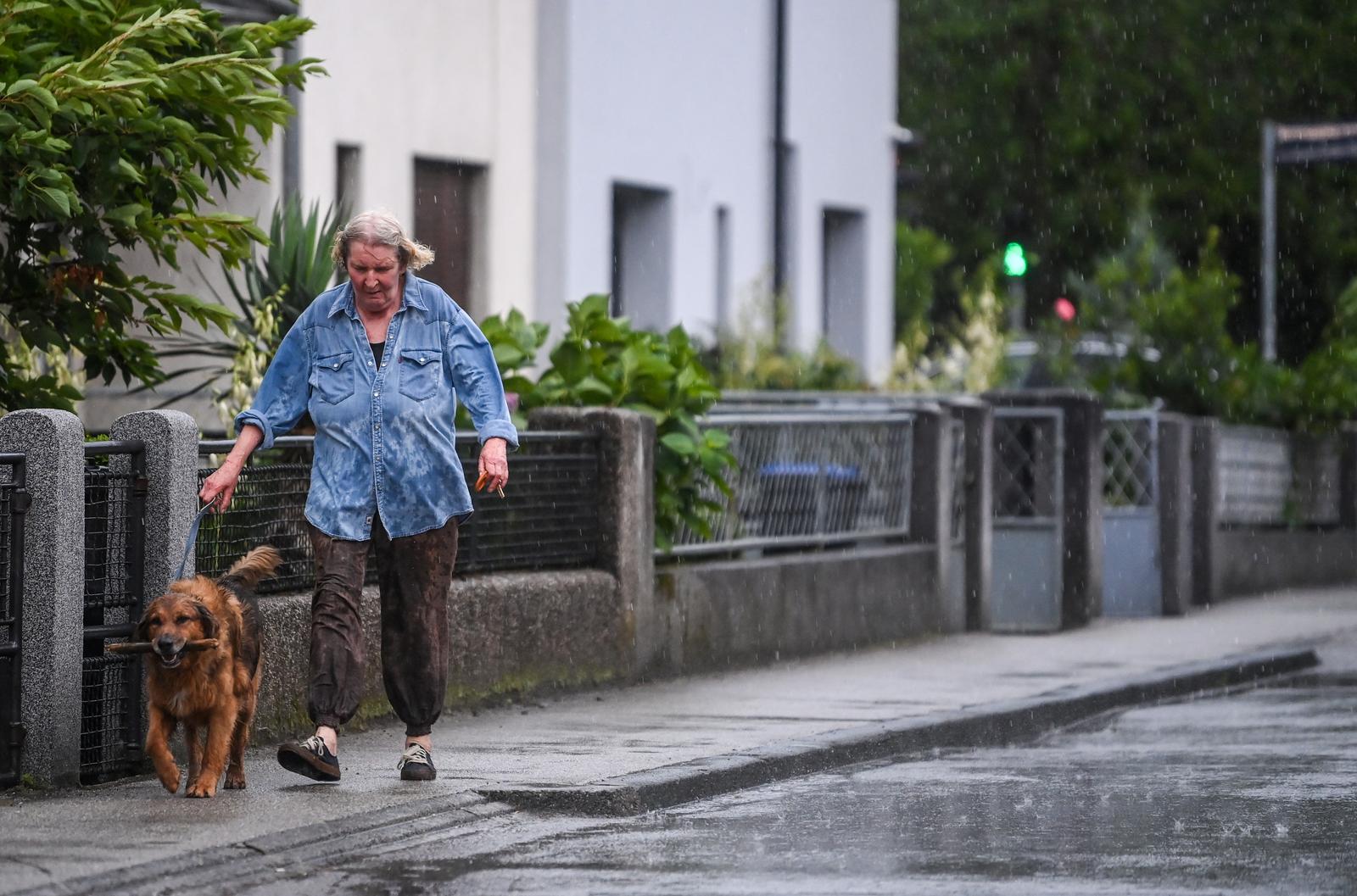 Kiša i olujni vjetar pogodili Zagreb