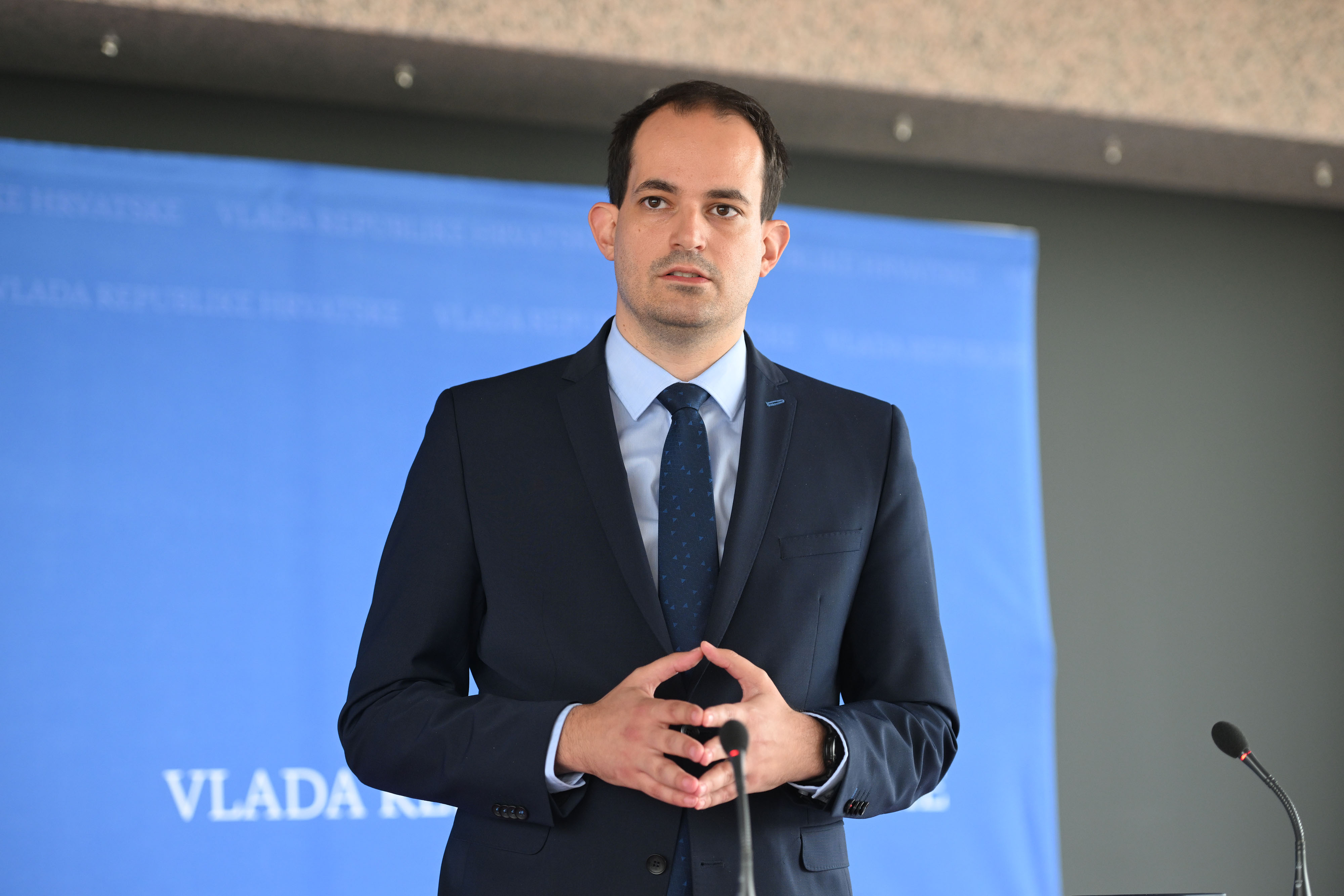 Zagreb: Ministar Ivan Malenica nakon sjednice Vlade dao izjavu za medije