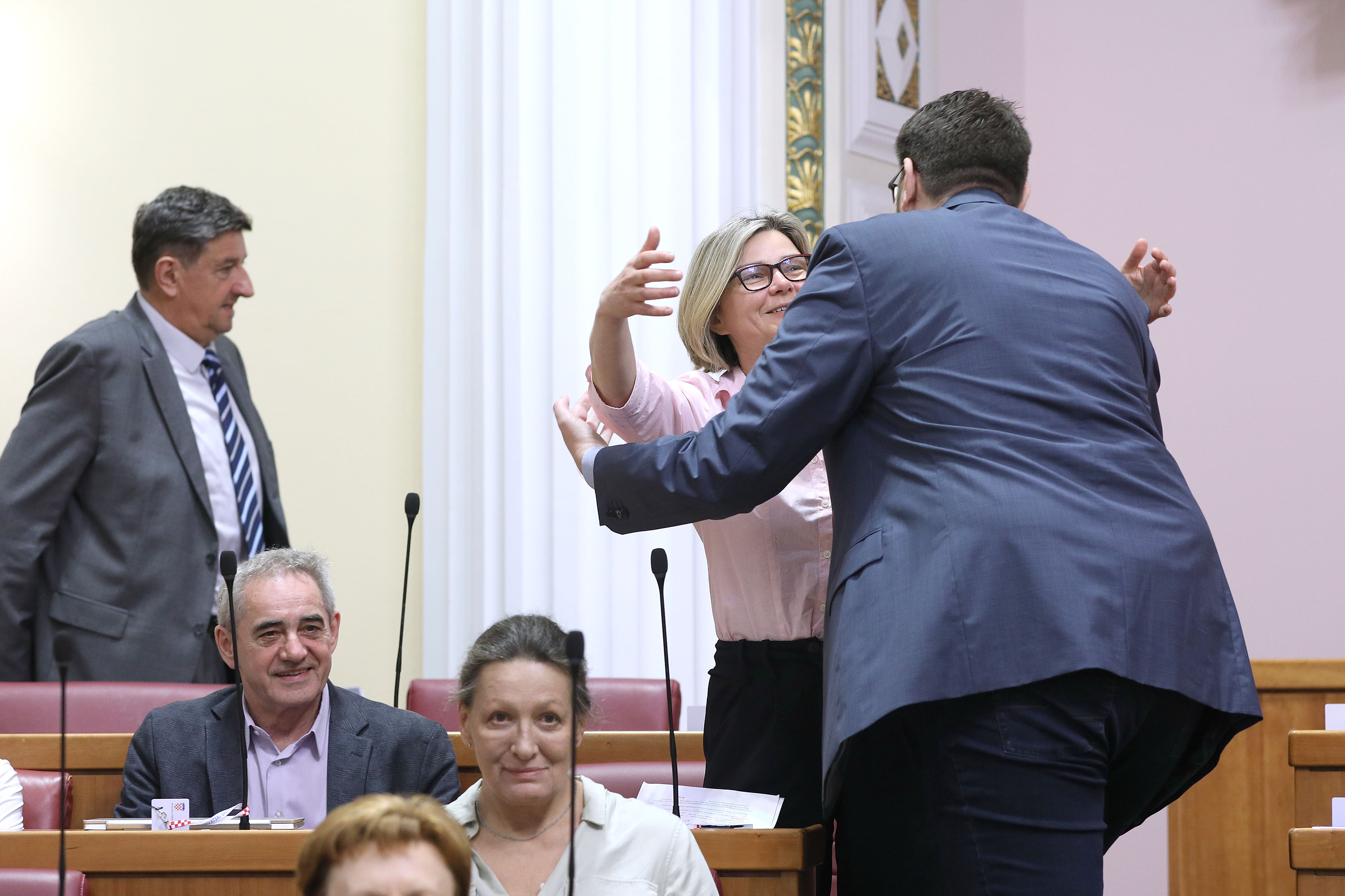 Zagreb: Peđi Grbinu je danas rođendan, čestitali mu u Saboru