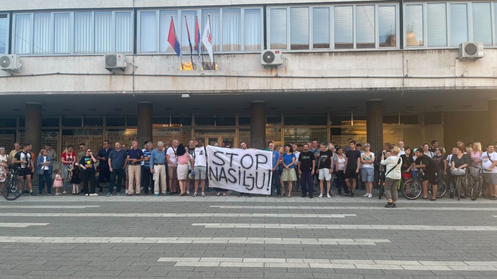 1688147786-1688147697-protest-pancevo-1-1024x576.jpg