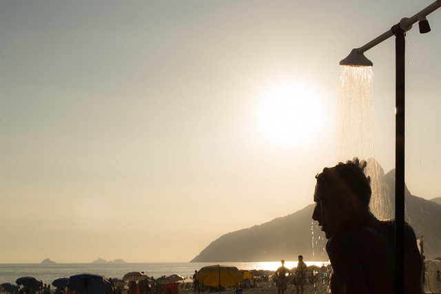 tuširanje, plaža, more, sol pixabay