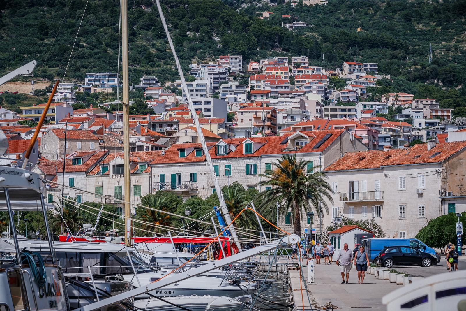 Makarska: Pogled na novoizgrađeni dio