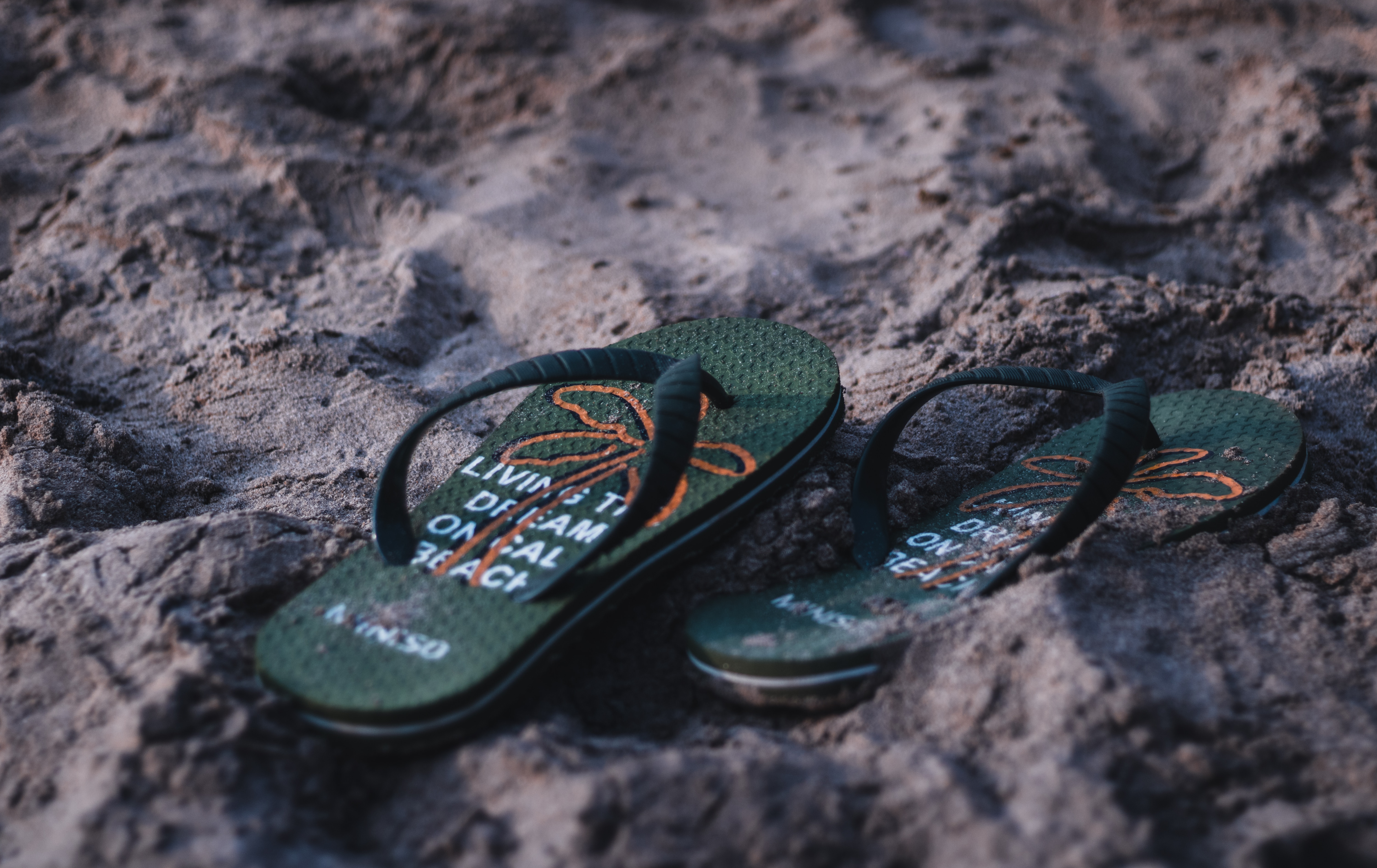 japanke, obuća, stopala. plaža, more