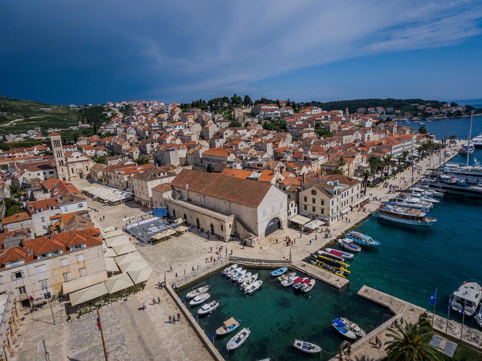 Pogled iz zraka na Pro 3X3 Turnir na Hvaru