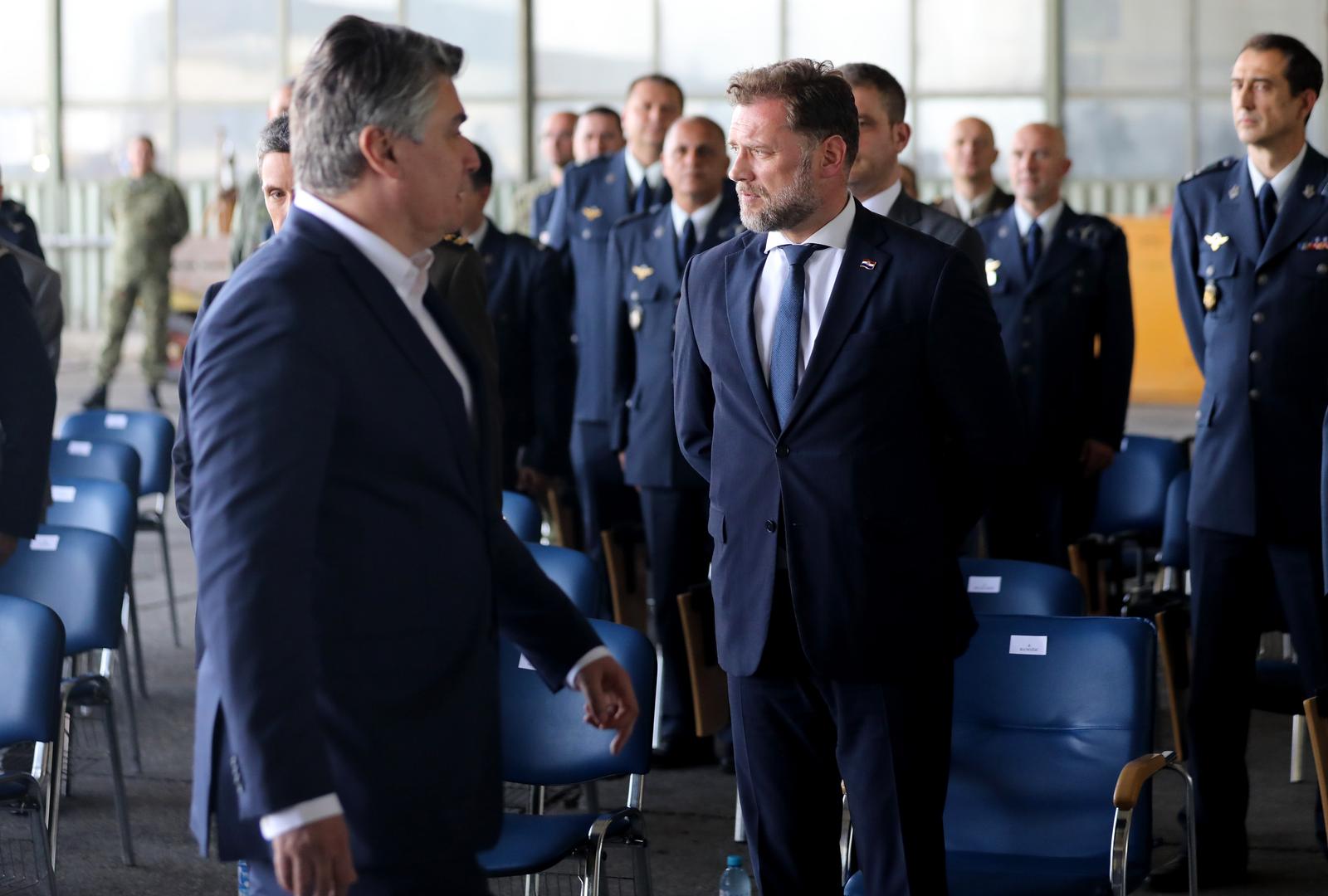 Zagreb: Na primopredaji Black Hawka Milanović i Banožić bez pozdrava i pogleda