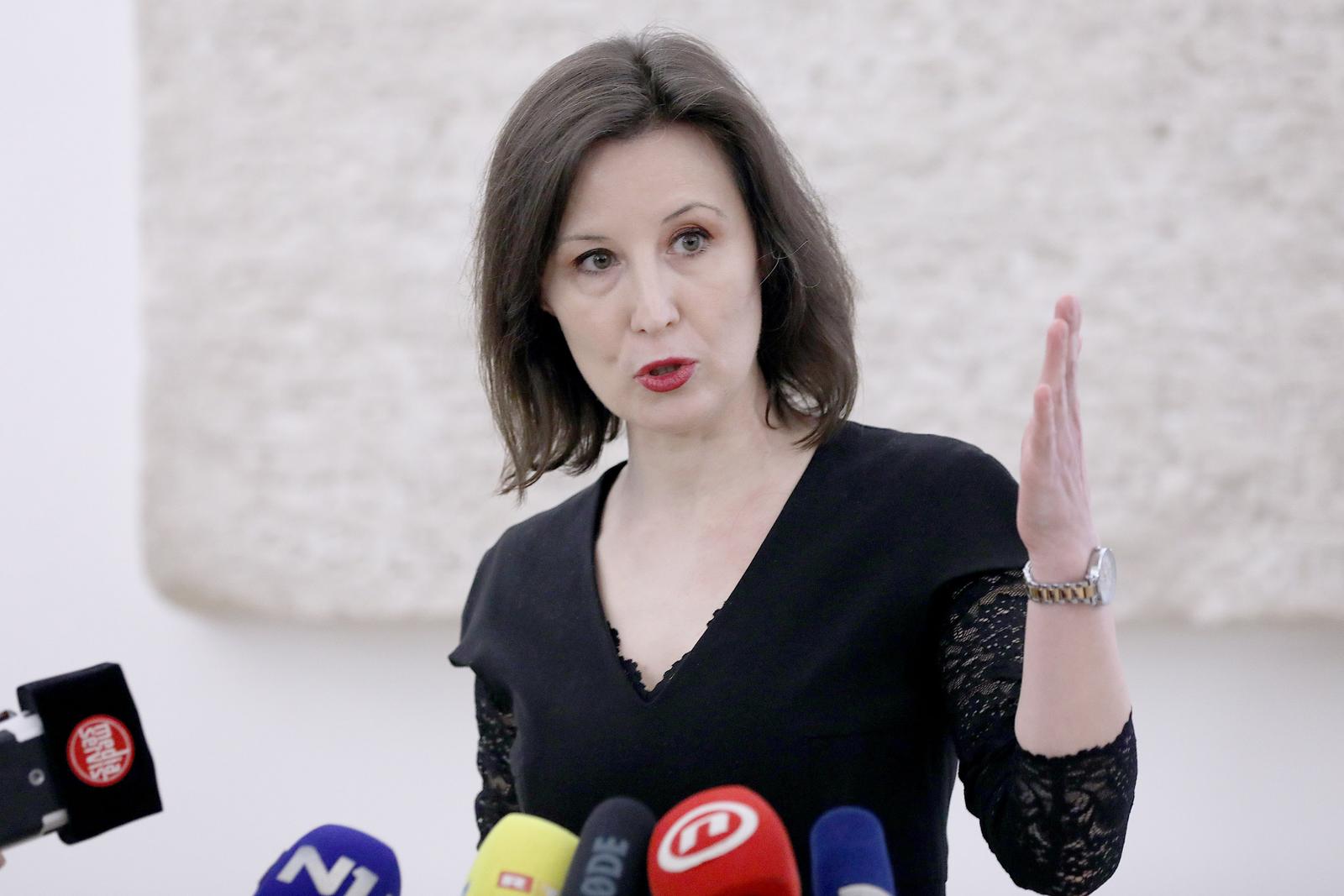 Zagreb: Dalija Orešković o predstojećoj raspravi o povjerenju premijeru Plenkoviću