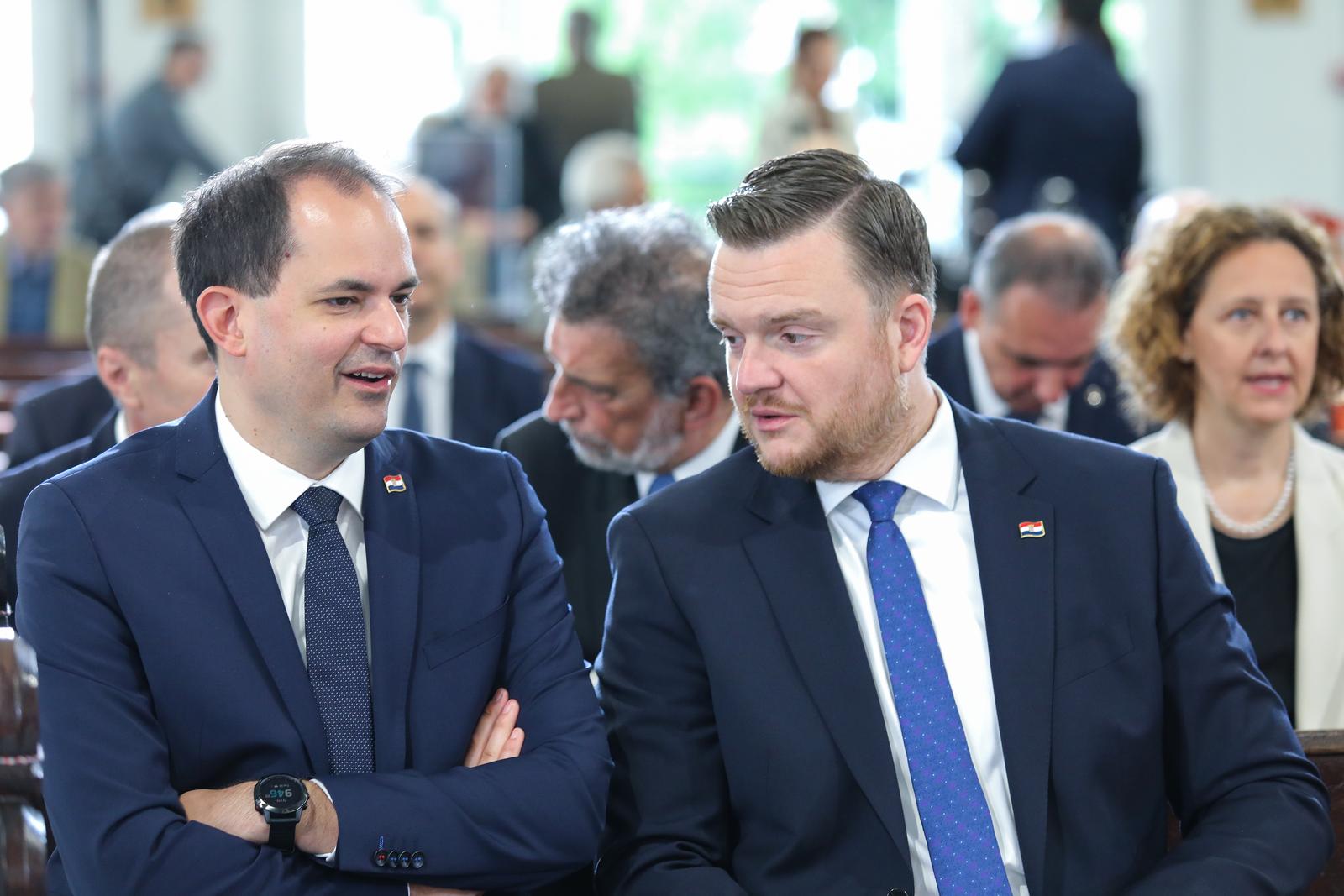 Zagreb: Plenković sa suradnicima na misnom slavlju za Domovinu prigodom Dana državnosti